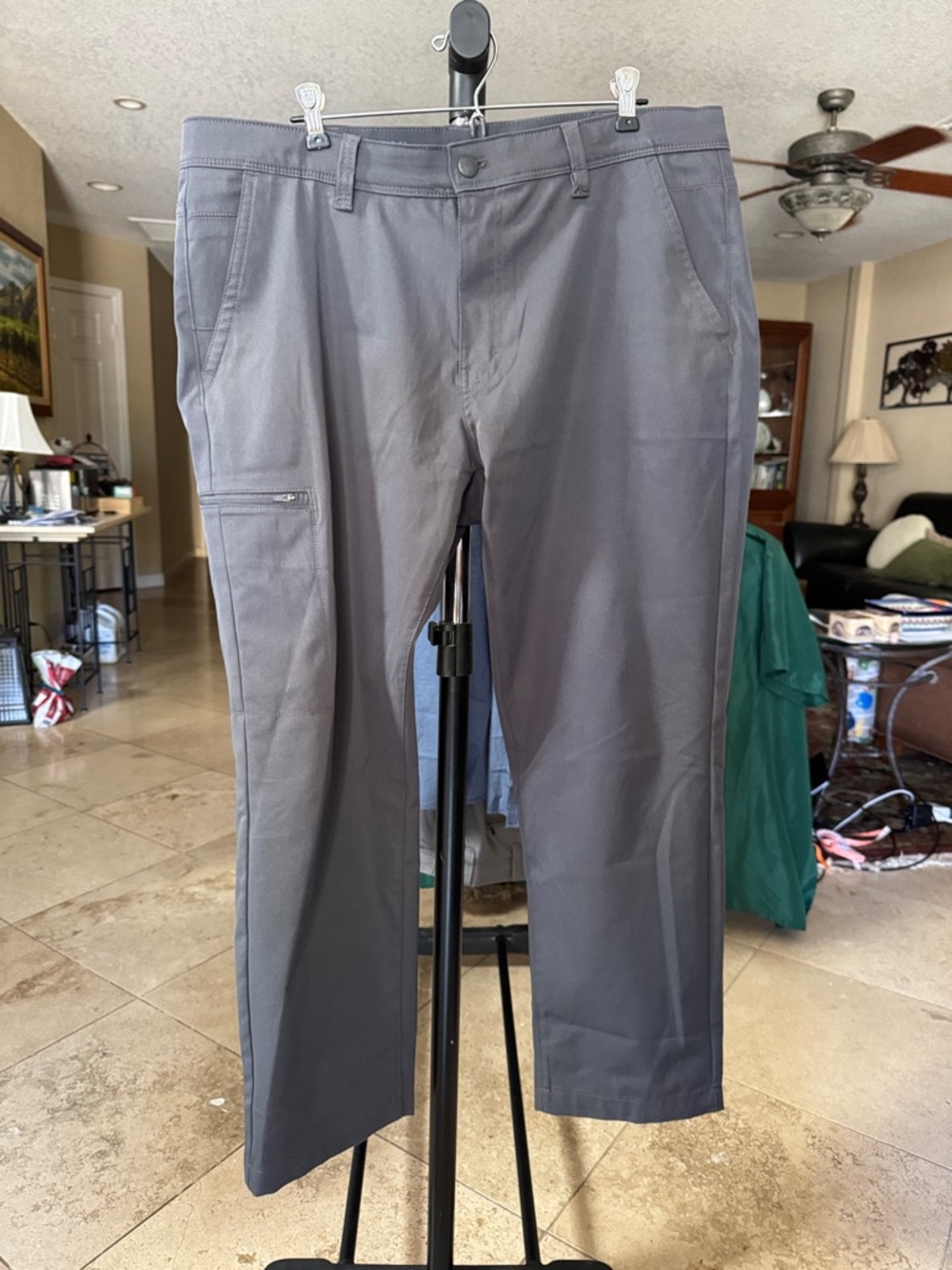 Men's Gray Straight-Leg Chinos - Versatile Everyday Wear